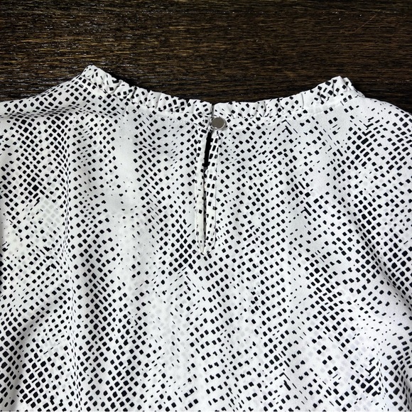 Apt. 9 Black and White Patterned Pleated Blouse - Picture 6 of 11